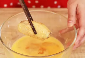 炸鸡翅这么做真是太好吃了！