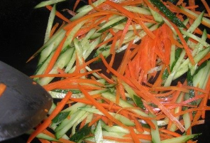 好吃的便当，豆皮包饭。