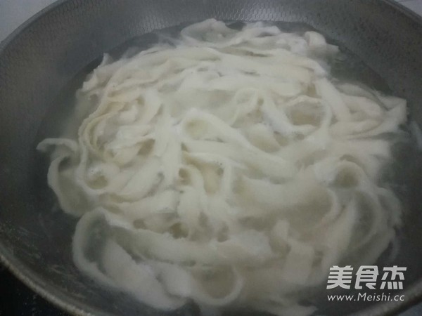 西红柿鸡蛋炒刀削面