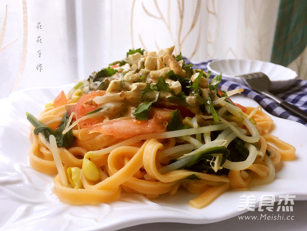 芝麻酱时蔬拌面