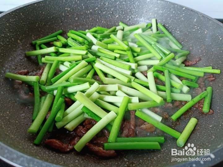 牛肉炒蒜苔的家常做法