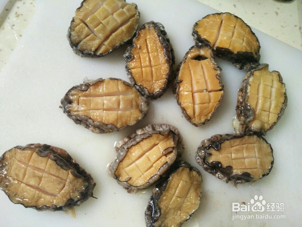 制作美味的浇汁鲍鱼