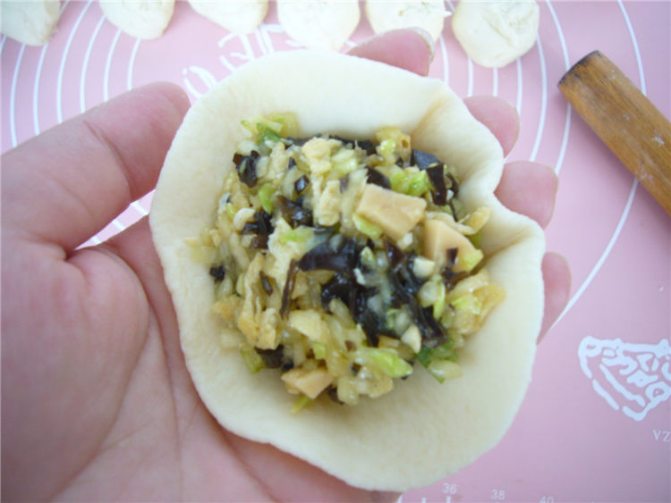 鸡蛋杂蔬包子的做法,我来教你哦!