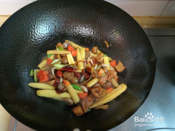 如何制玉米笋鸡肉干炖栗子