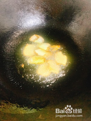 尖椒肥肠的做法