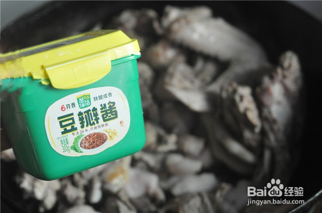 如何在家就能简单制作一份魔芋烧鸭呢？