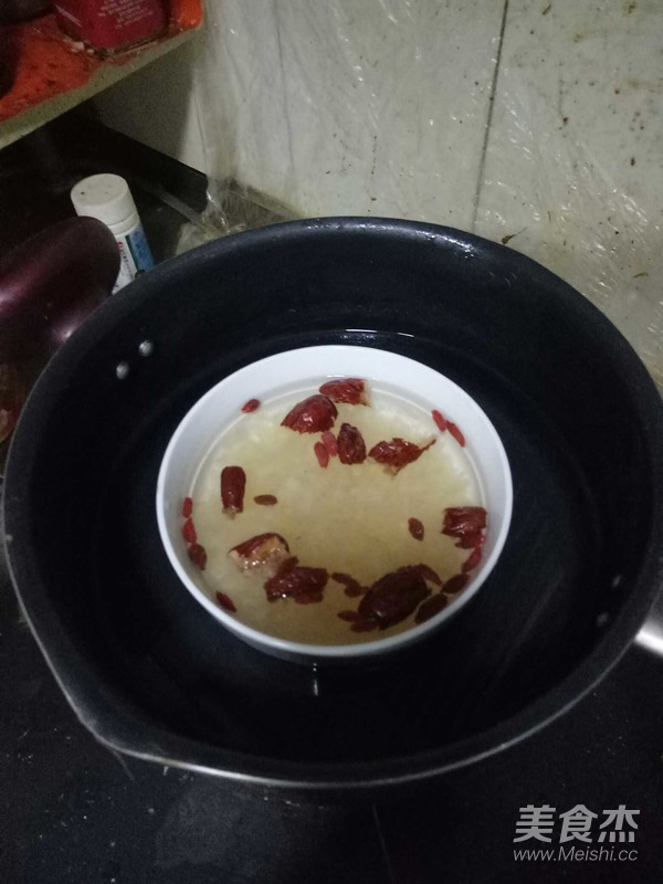 红枣枸杞炖燕窝
