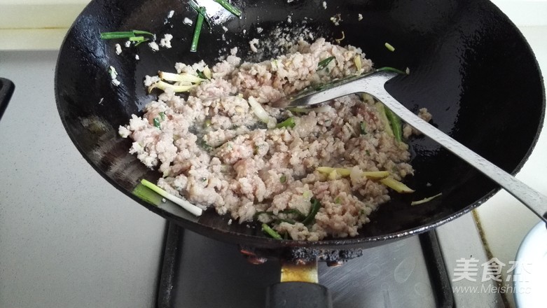 肉末烧野笋的做法