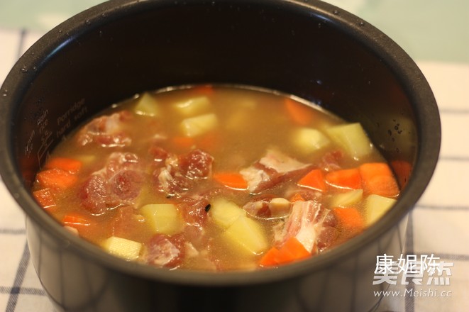 土豆排骨杂粮饭