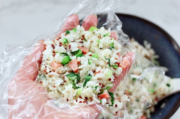 三色藜麦青菜饭团