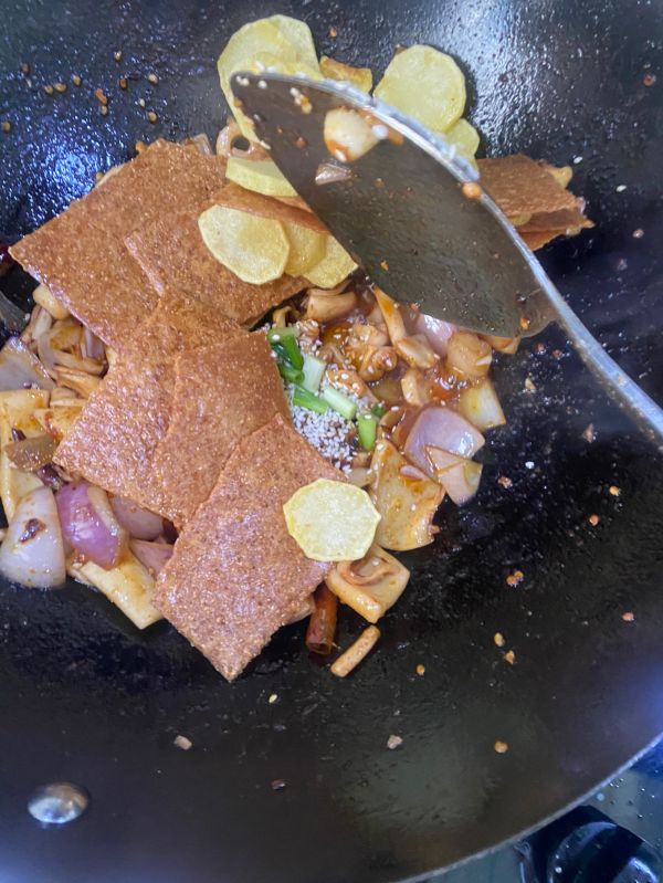 爆炒香辣鱿鱼锅巴