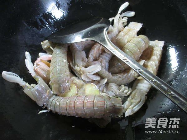 沙茶酱虾蛄的做法