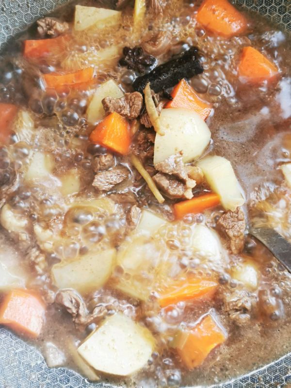 咖喱土豆牛肉饭