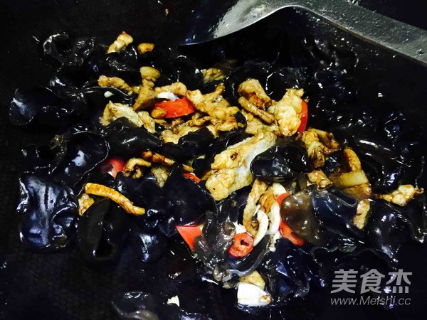 西葫芦木耳炒肉片