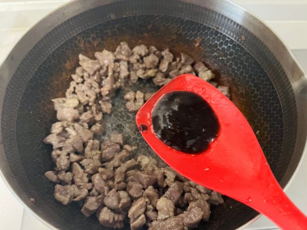 黑胡椒双椒牛排粒