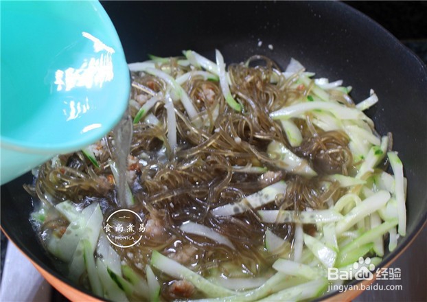 黄瓜肉糜炒粉条的制作方法