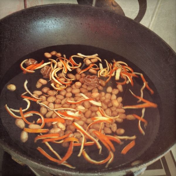 陈皮话梅煮花生