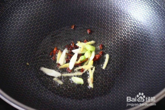 怎么样做美味的包菜花蛤汤