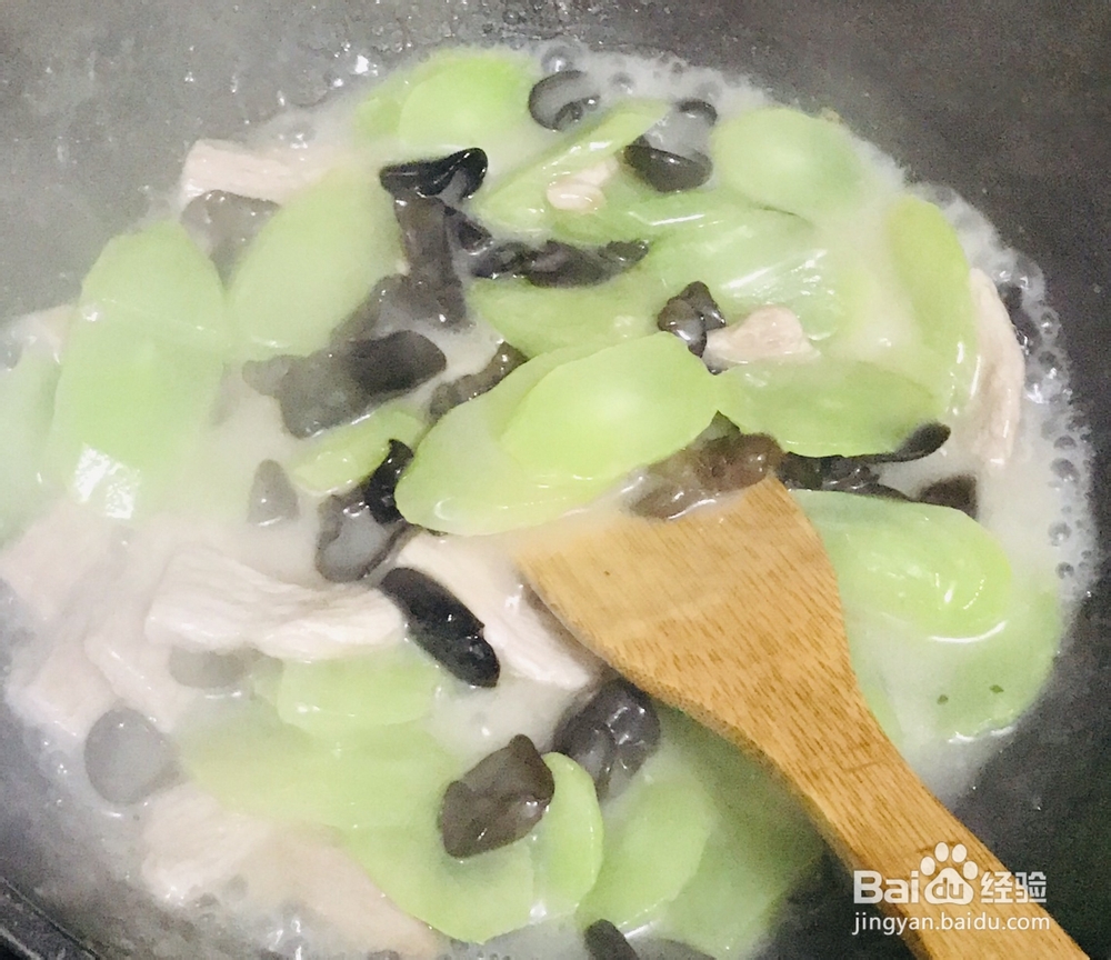 心心念念的莴笋炒木耳