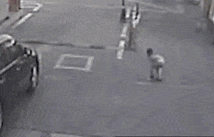 如何避开驾车盲区？