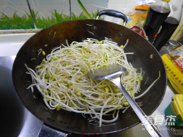 豆芽炒香干的做法