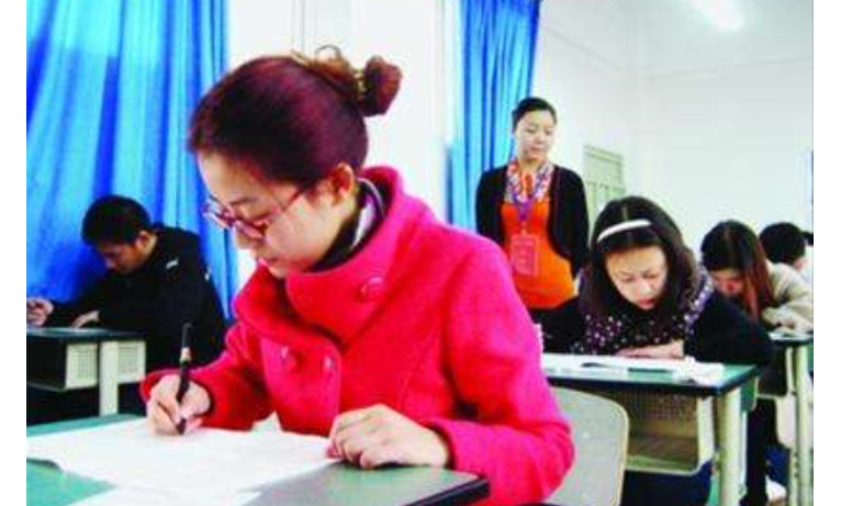 怎样成为公务员