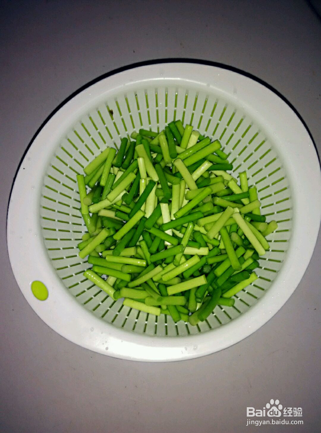 蒜苔炒肉丁的做法