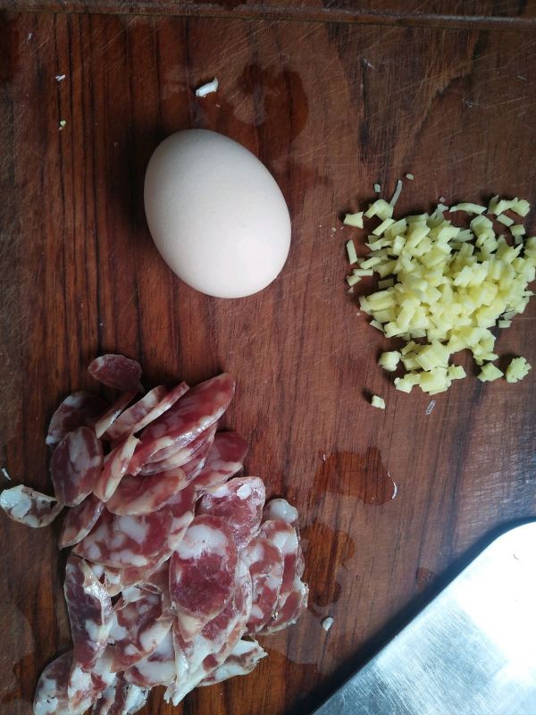 电饭锅版腊肠煲仔饭