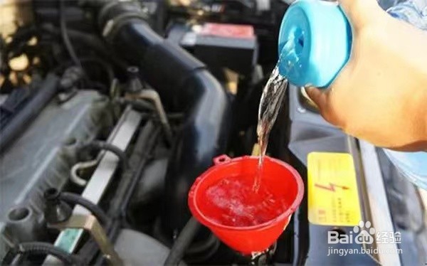 如何更换防冻液
