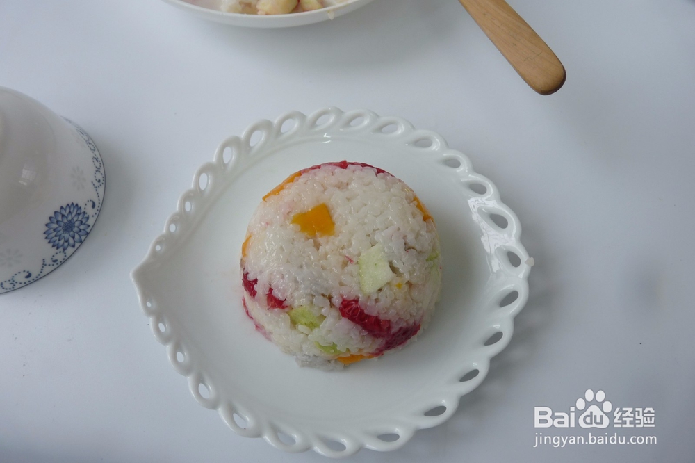 美味开胃的水果饭布丁