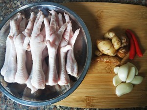 沙姜鸡脚的做法