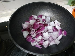 养生食补洋葱炒羊肉的做法