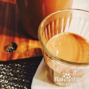 如何做出好喝又暖胃的港式奶茶