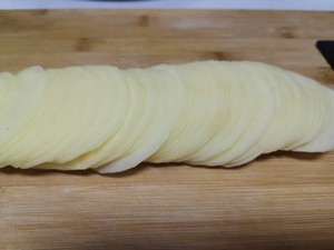 土豆生芽应该怎么处理还能吃