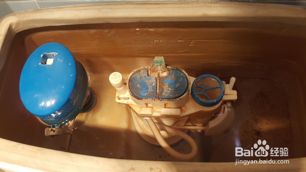厕所冲水箱一直流水怎么修