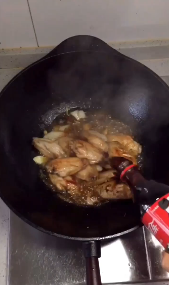 炒糖色版可乐鸡翅怎么做