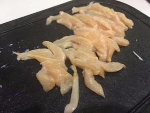 黑椒鸡丝意面怎么做？鱼香肉丝版意大利面教程