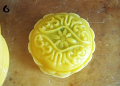 绿茶蜜枣芒果冰皮月饼