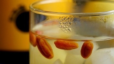 桃胶参果茶的做法