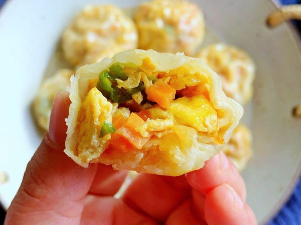 青椒火腿蒸包子