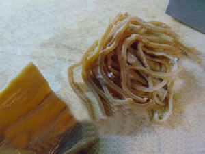 鱿鱼榛蘑烧排骨的做法