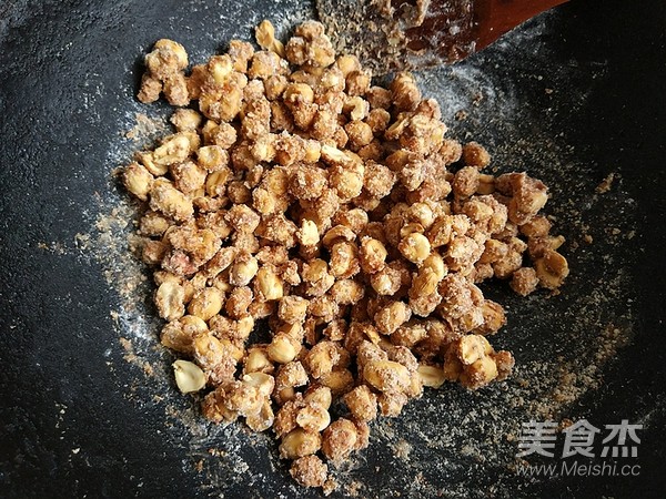 怪味花生的做法