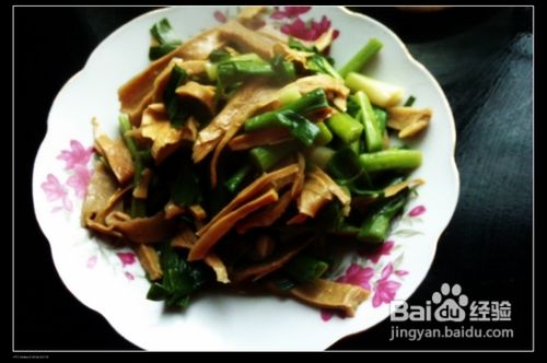 笋干炒大蒜怎么制作