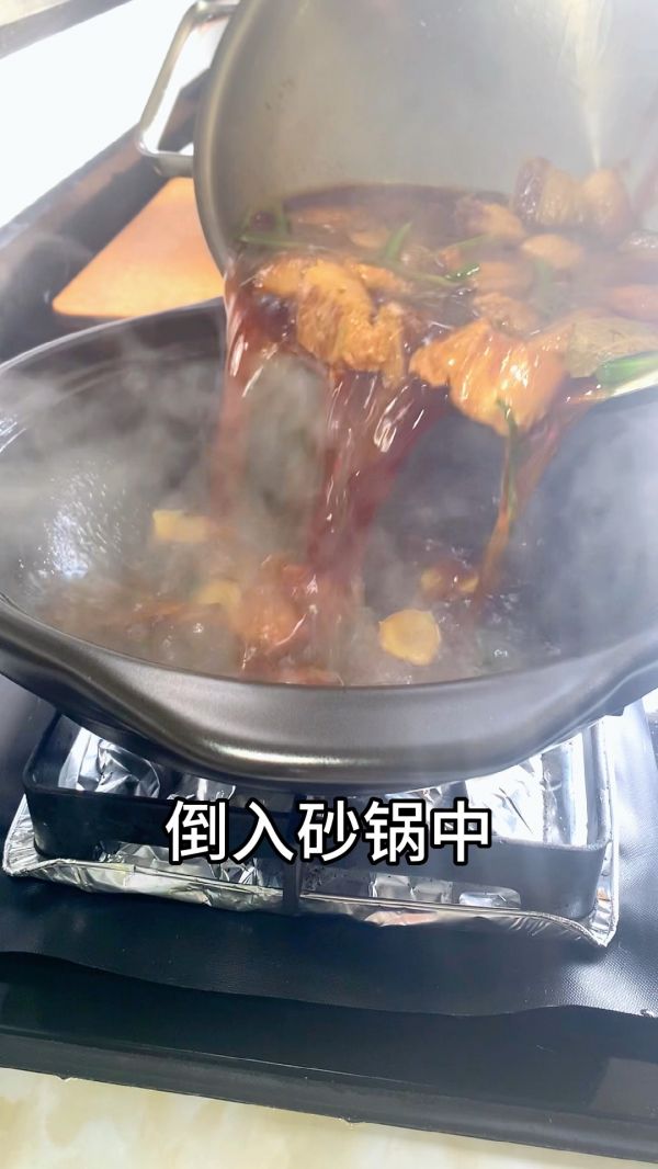 红烧肉炖鹌鹑蛋