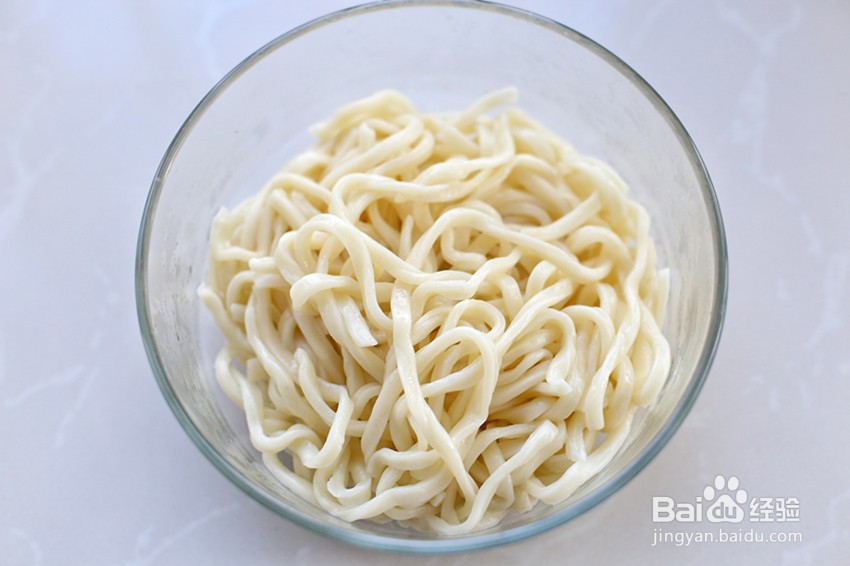 怎么做葱油虾仁炒面