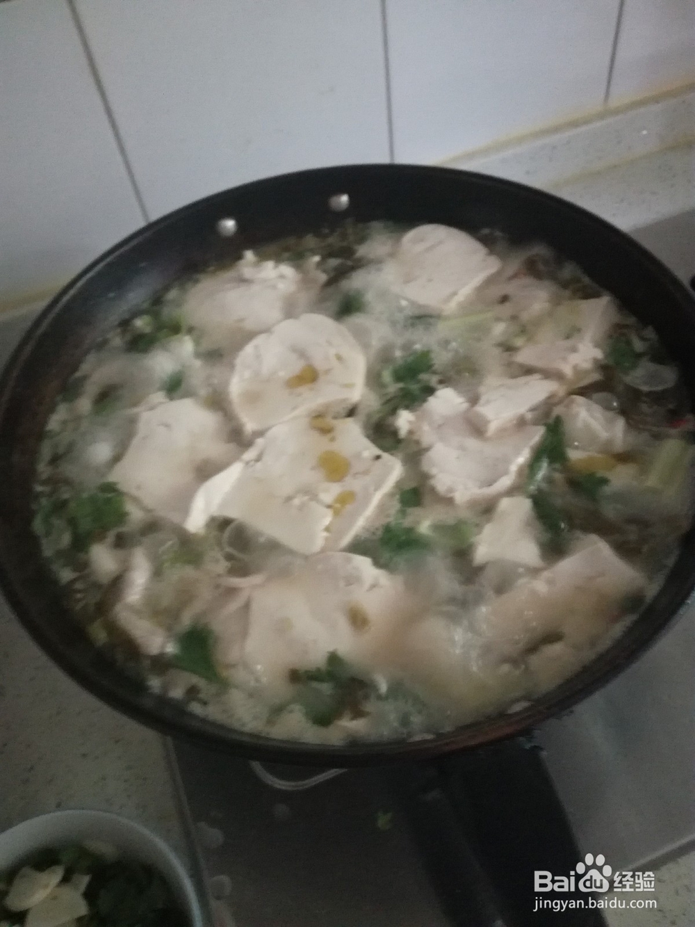 如何煮酸菜豆腐鱼？