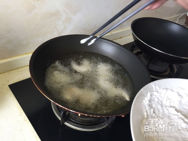 脆爽多汁椒盐虾球的做法