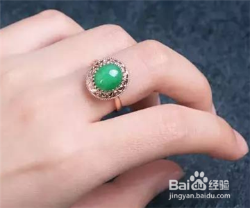 女生戒指的戴法
