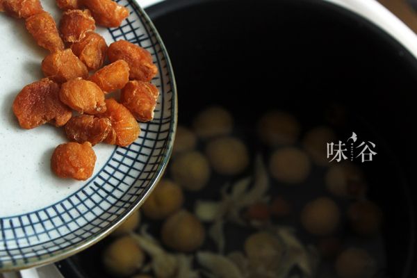 元肉百合栗子甜汤