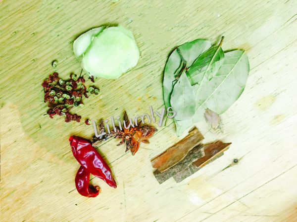 红烧排骨萝卜片